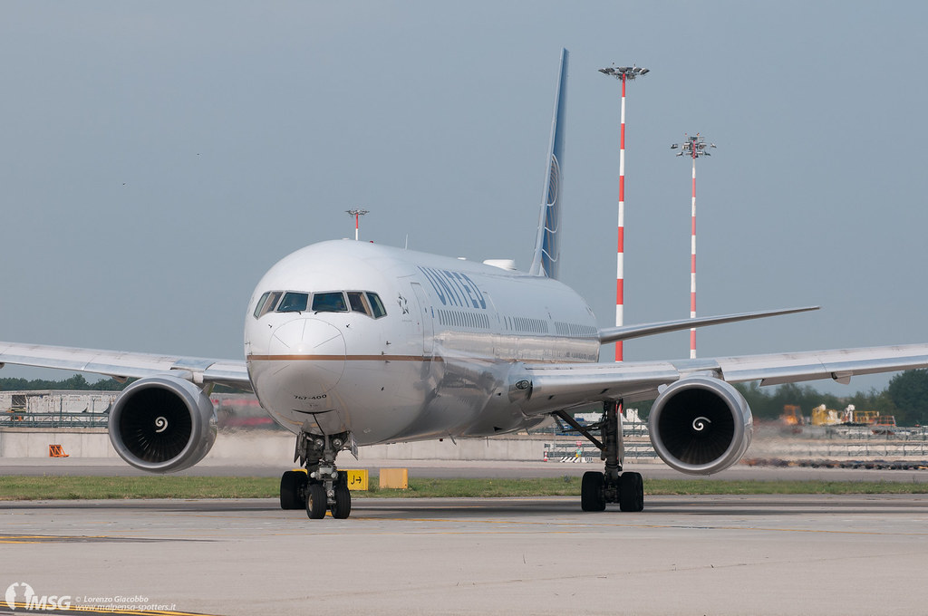 Photo of United N77066, Boeing 767-400