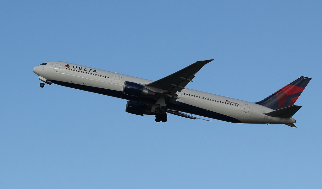 Photo of Delta Airlines N829MH, Boeing 767-400
