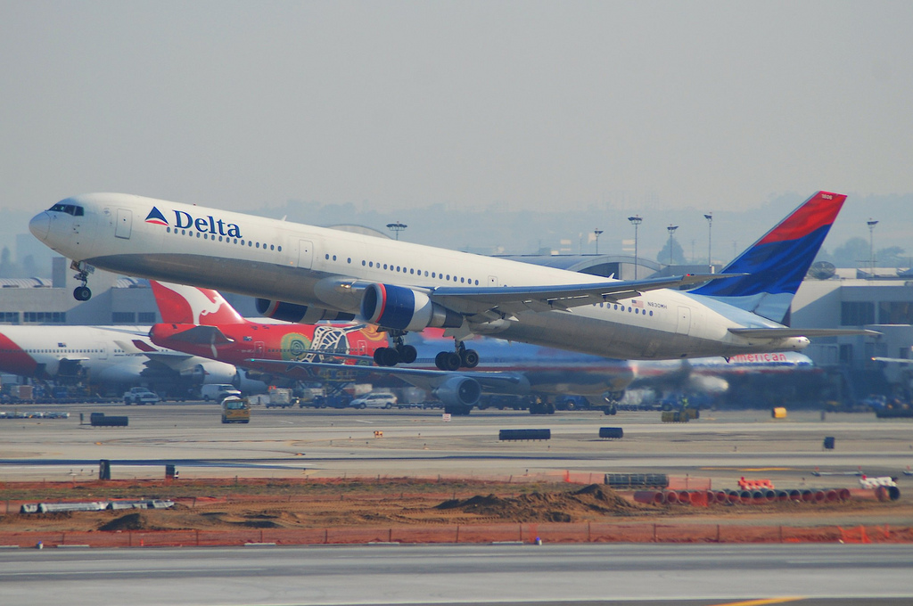 Photo of Delta Airlines N830MH, Boeing 767-400