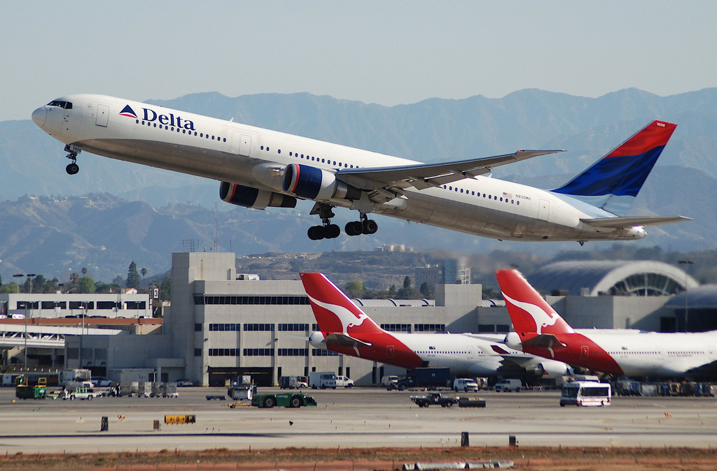 Photo of Delta Airlines N830MH, Boeing 767-400