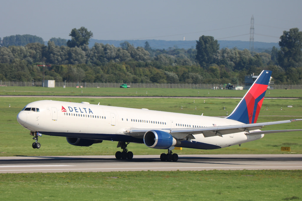Photo of Delta Airlines N831MH, Boeing 767-400