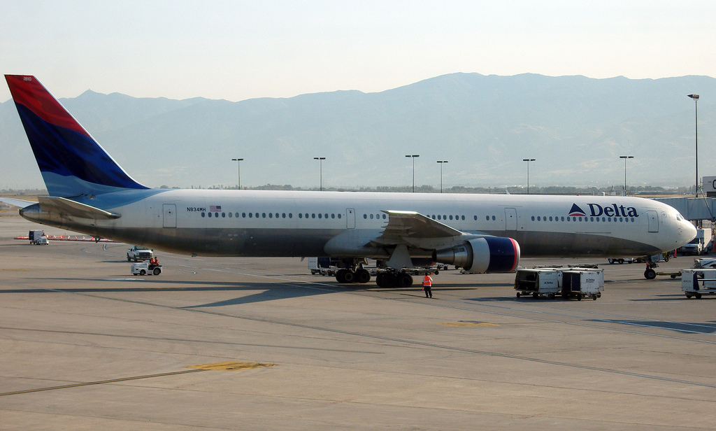 Photo of Delta Airlines N834MH, Boeing 767-400