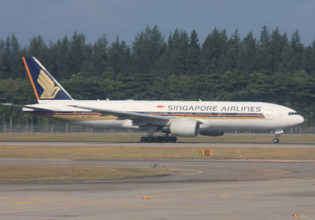 Photo of Singapore Airlines 9V-SRQ, Boeing 777-200