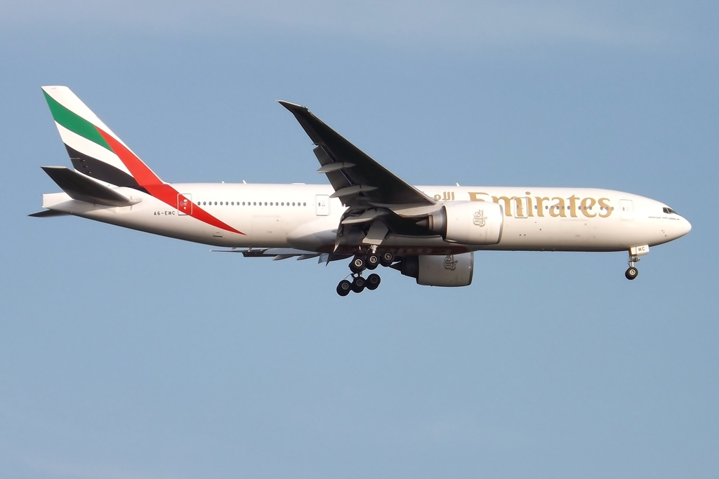 Photo of Emirates Airlines A6-EWC, Boeing 777-200