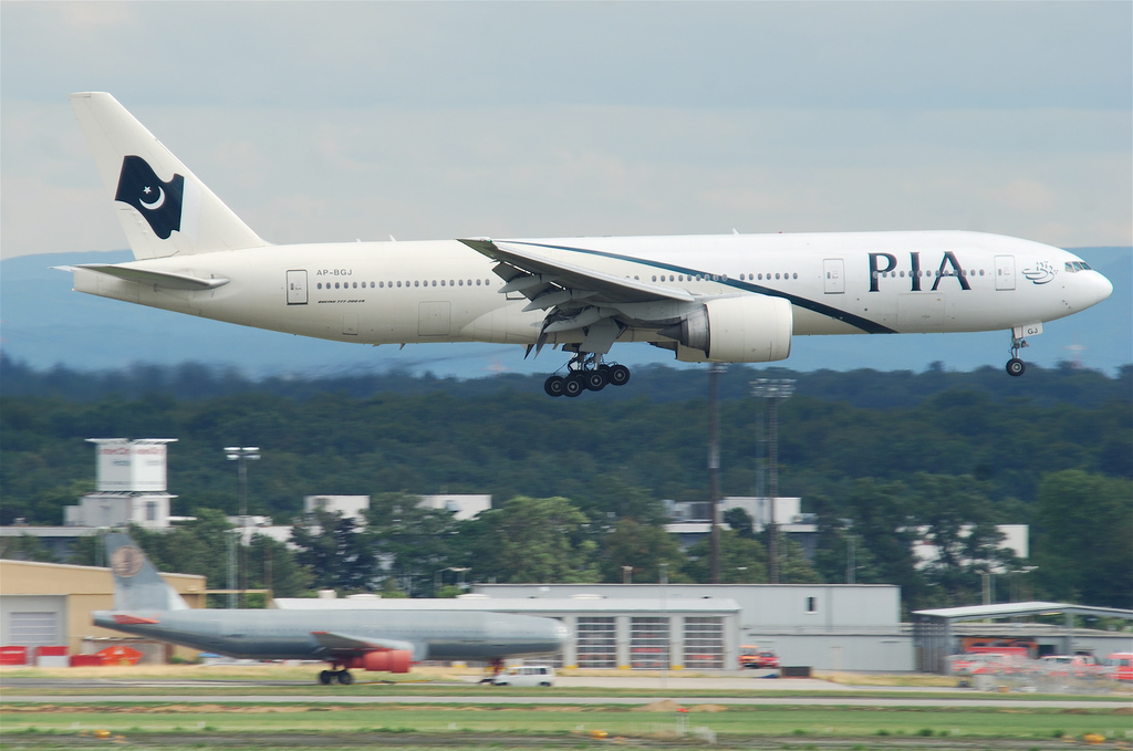 Photo of PIA Pakistan International Airlines AP-BGJ, Boeing 777-200