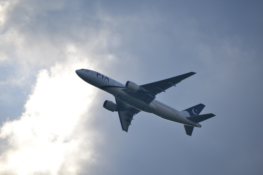 Photo of PIA Pakistan International Airlines AP-BGL, Boeing 777-200
