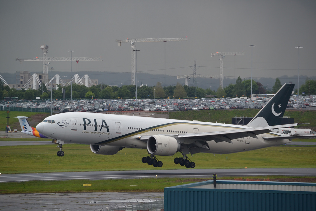 Photo of PIA Pakistan International Airlines AP-BGL, Boeing 777-200