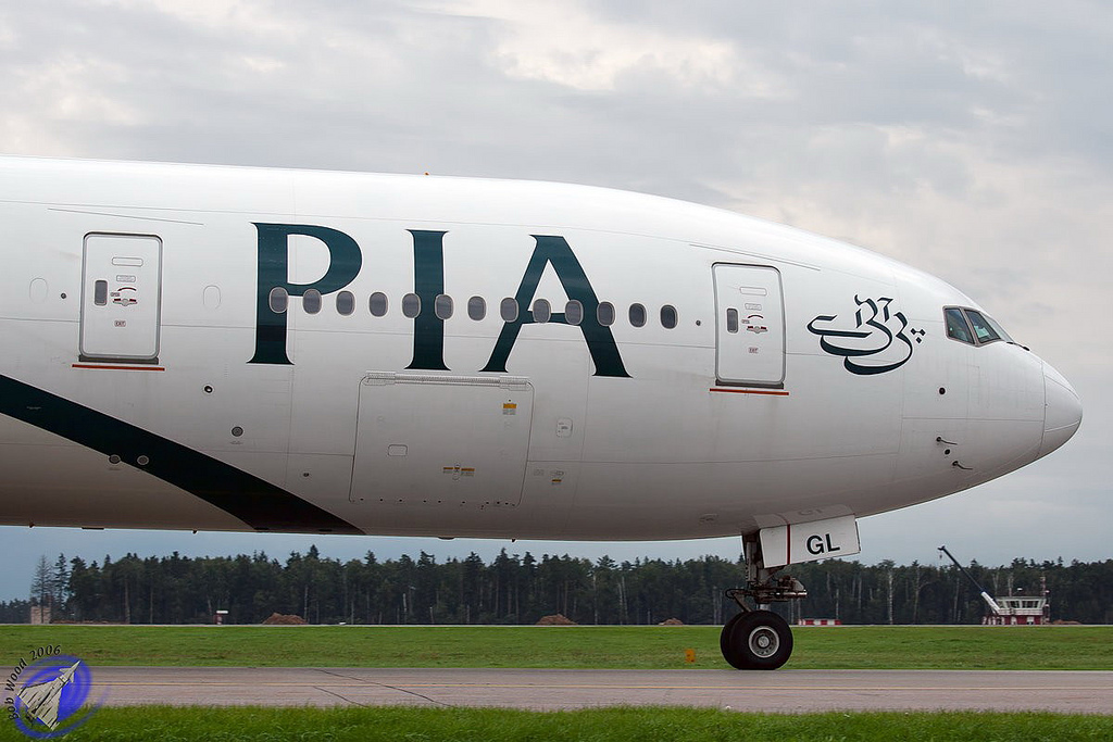 Photo of PIA Pakistan International Airlines AP-BGL, Boeing 777-200