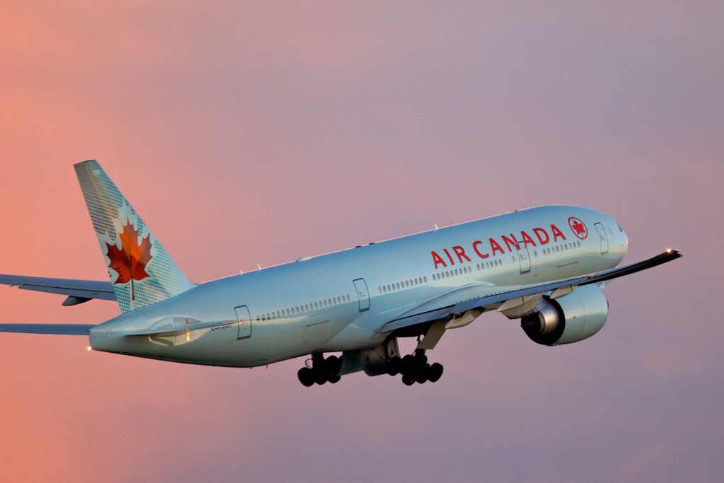 Photo of Air Canada C-FNNH, Boeing 777-300