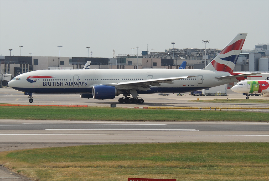 Photo of British Airways G-YMMA, Boeing 777-200