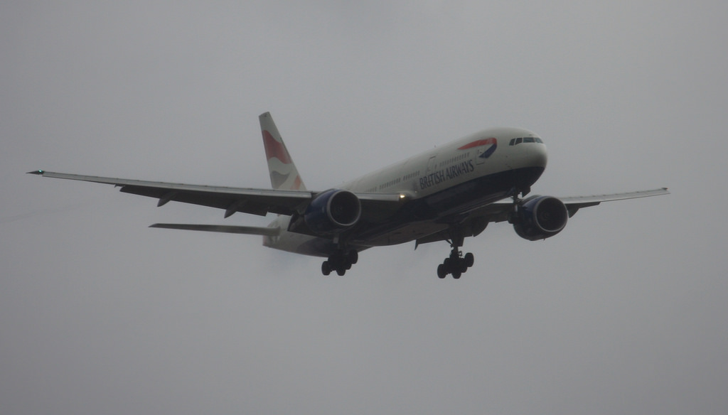 Photo of British Airways G-YMMC, Boeing 777-200