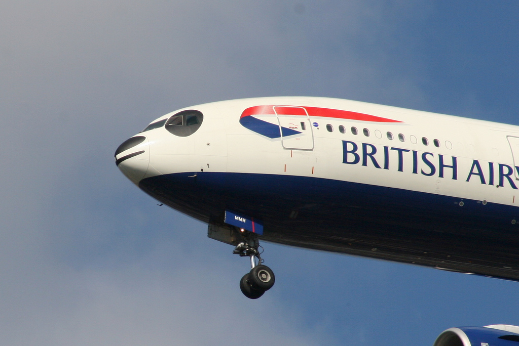 Photo of British Airways G-YMMH, Boeing 777-200