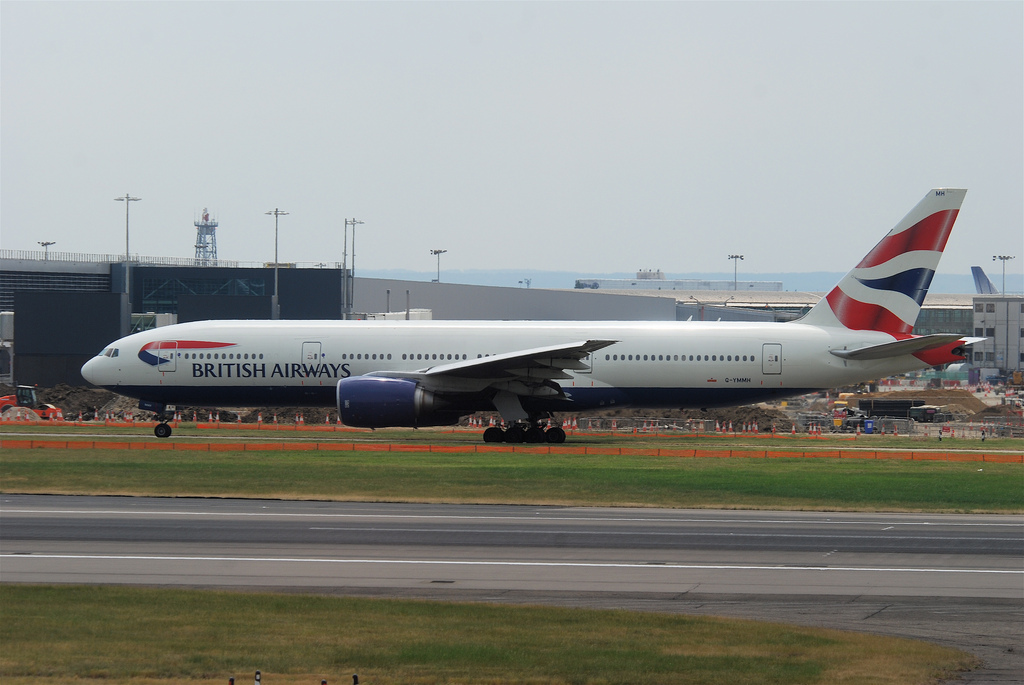 Photo of British Airways G-YMMH, Boeing 777-200