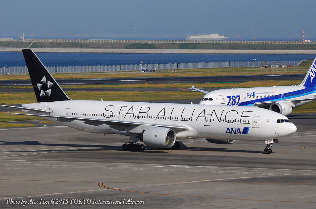 Photo of ANA All Nippon Airways JA712A, Boeing 777-200