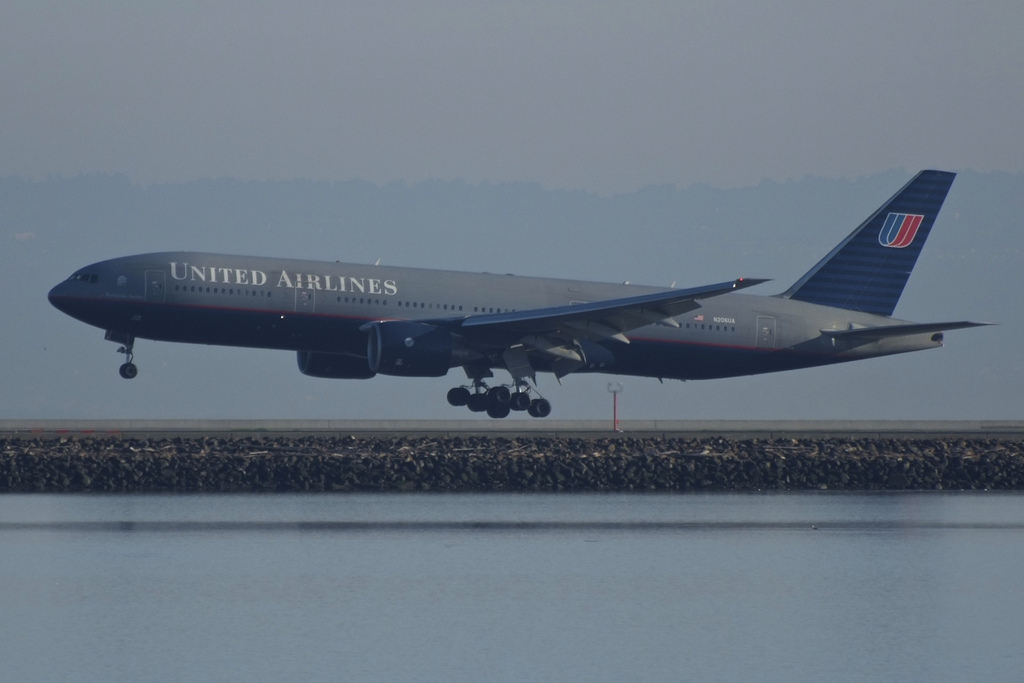Photo of United N206UA, Boeing 777-200