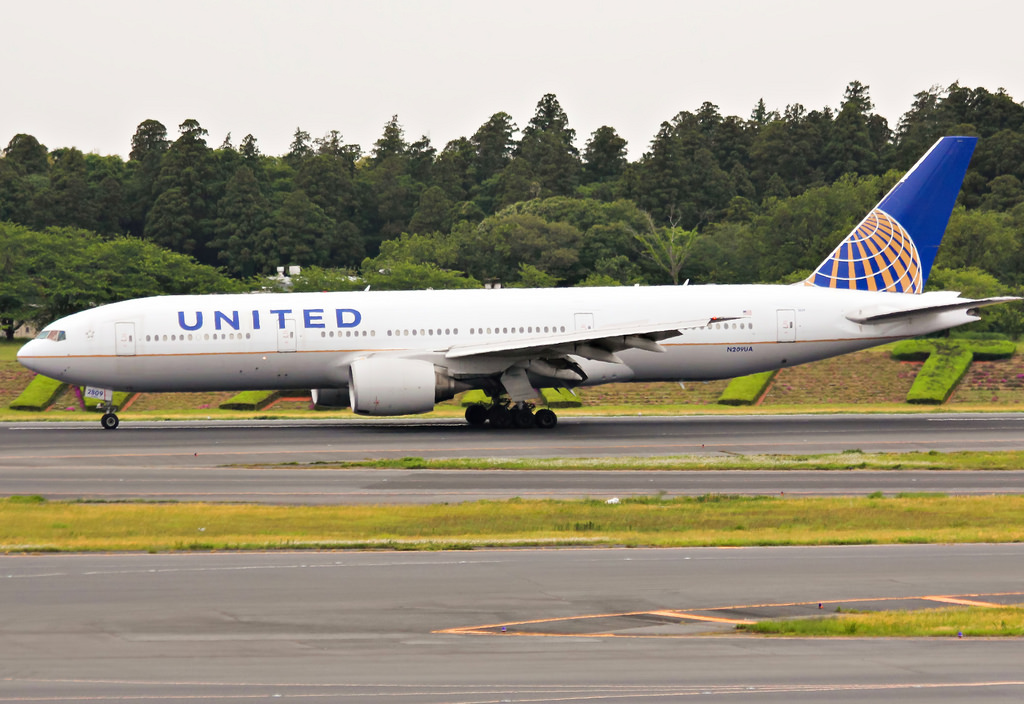 Photo of United N209UA, Boeing 777-200