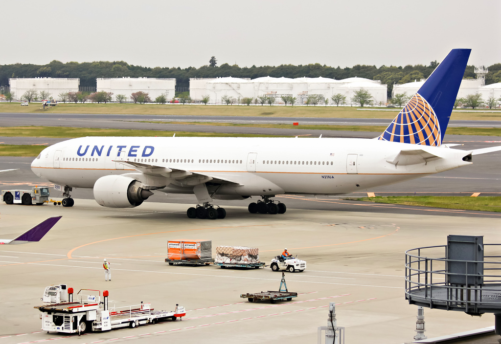 Photo of United N212UA, Boeing 777-200