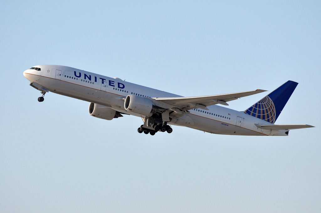 Photo of United N225UA, Boeing 777-200