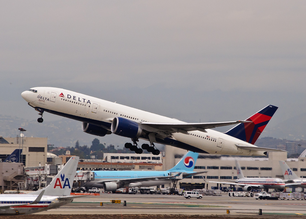 Photo of Delta Airlines N701DN, Boeing 777-200