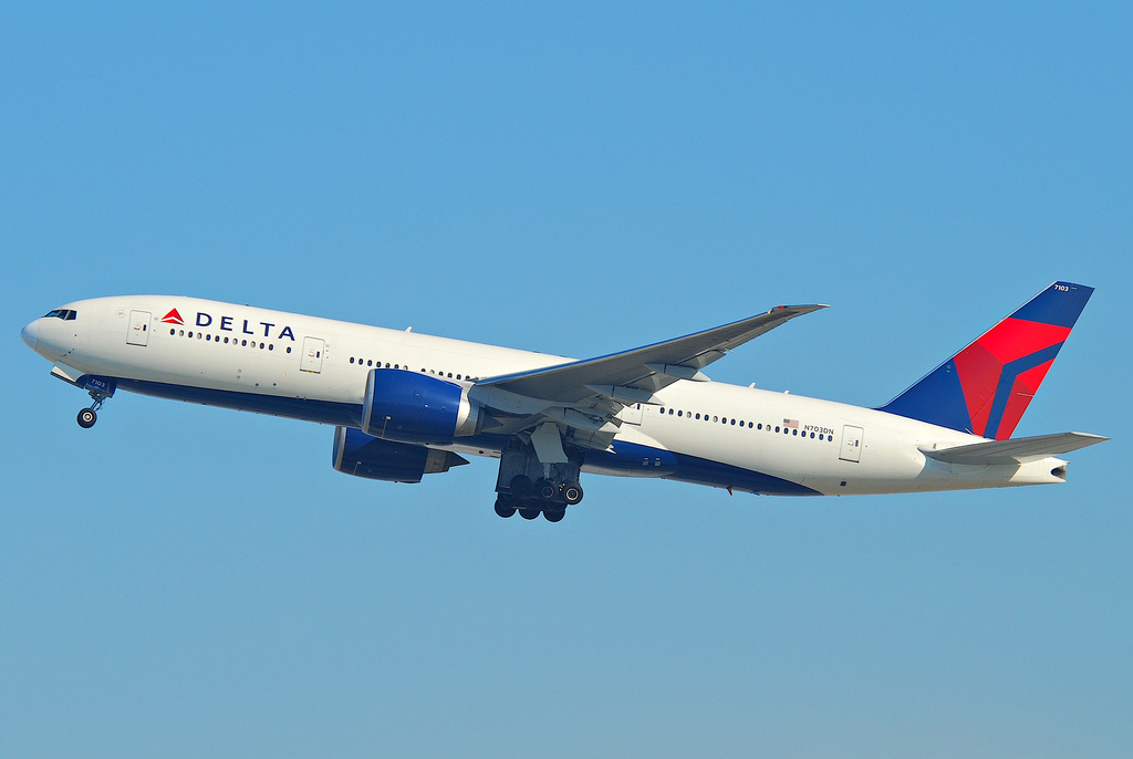 Photo of Delta Airlines N703DN, Boeing 777-200