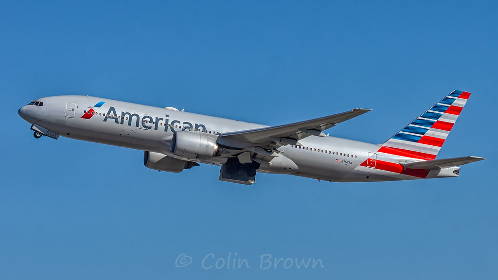Photo of American Airlines N752AN, Boeing 777-200
