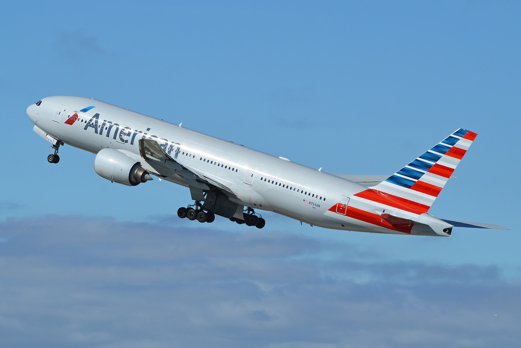 Photo of American Airlines N754AN, Boeing 777-200