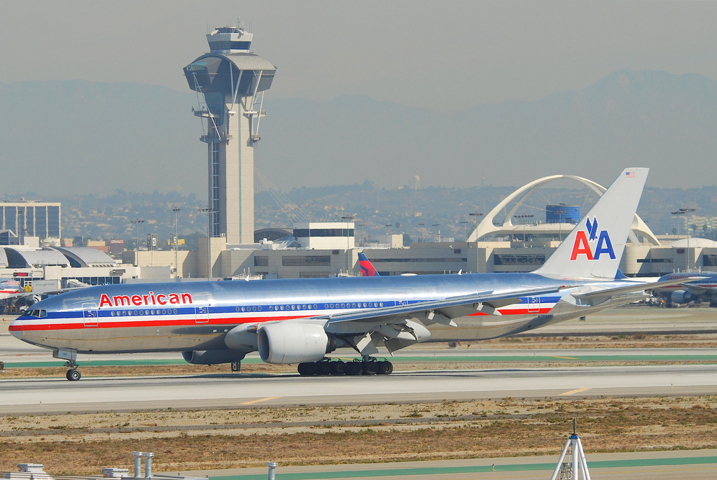 Photo of American Airlines N755AN, Boeing 777-200