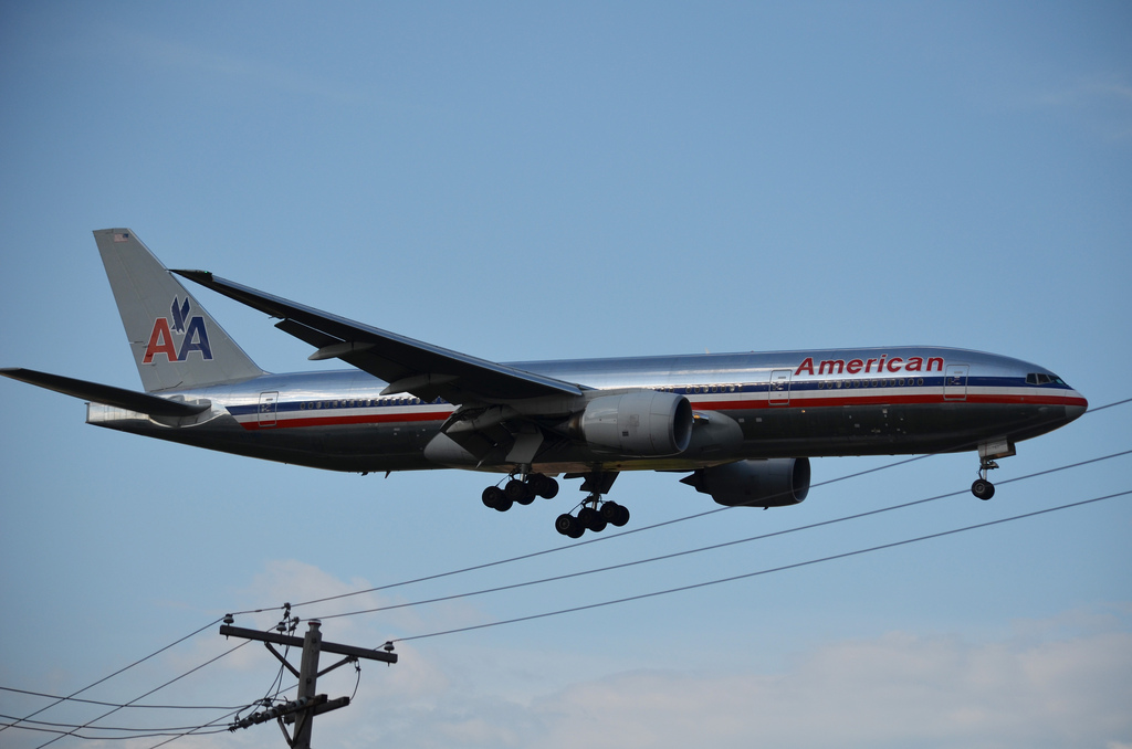Photo of American Airlines N755AN, Boeing 777-200
