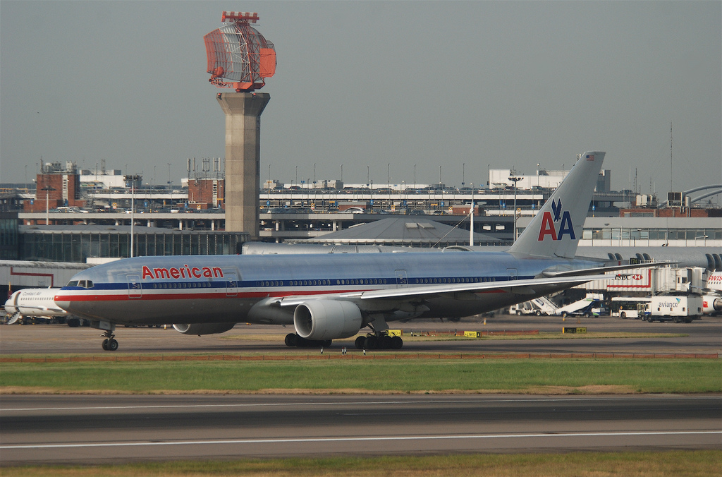 Photo of American Airlines N757AN, Boeing 777-200