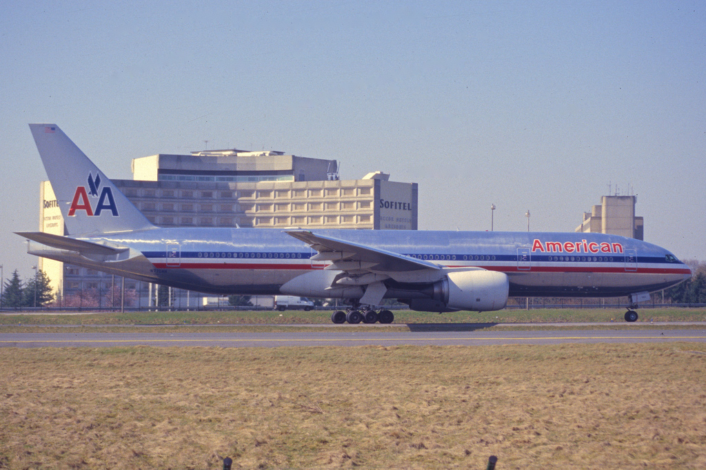 Photo of American Airlines N770AN, Boeing 777-200