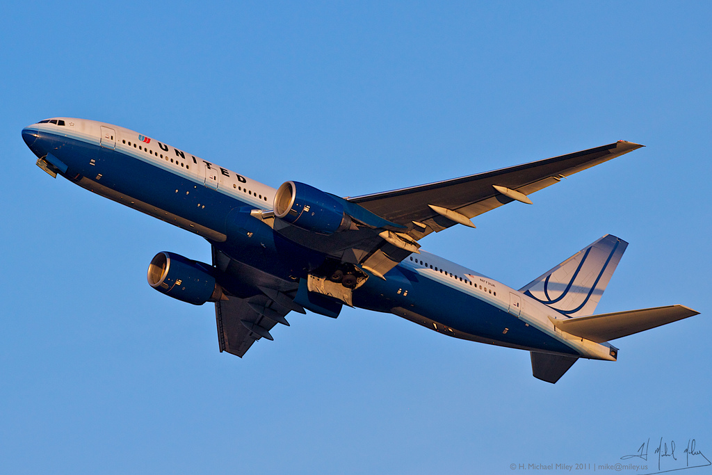 Photo of United N772UA, Boeing 777-200