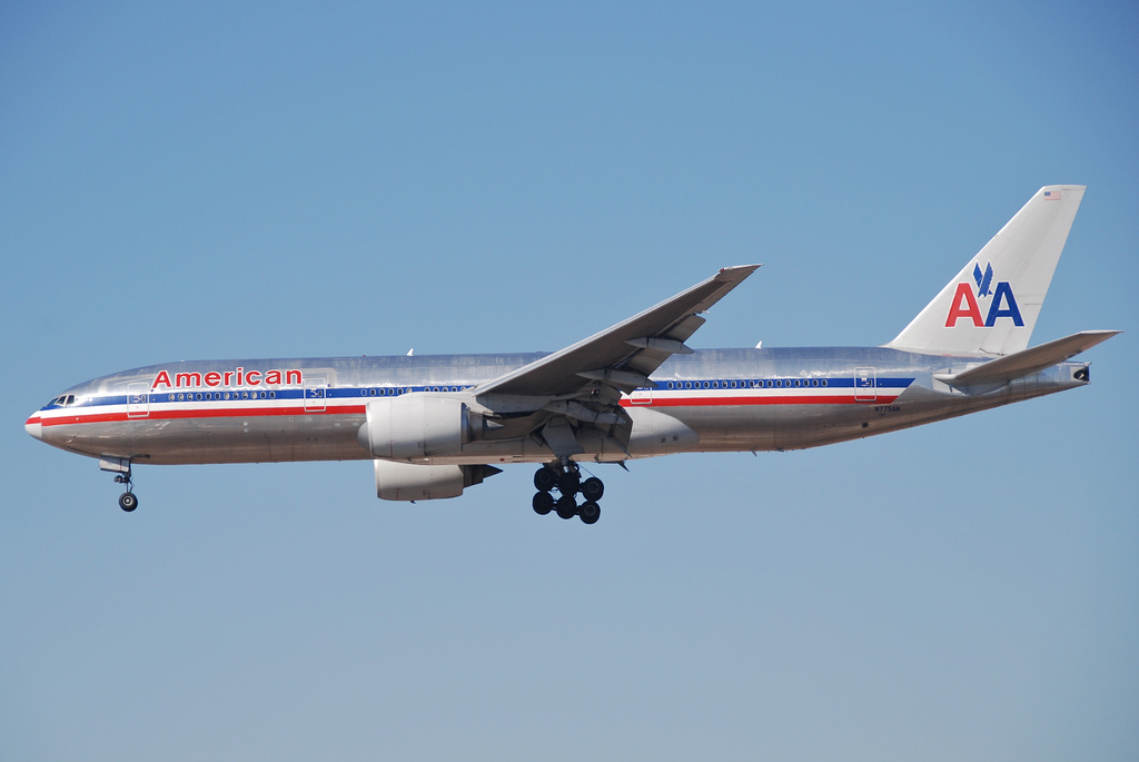 Photo of American Airlines N775AN, Boeing 777-200