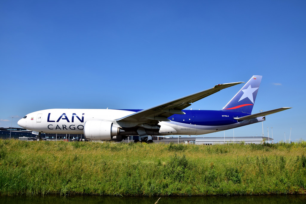 Photo of LATAM Cargo Brasil N776LA, Boeing 777-200