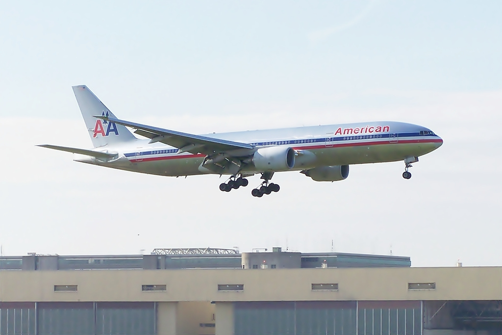 Photo of American Airlines N778AN, Boeing 777-200