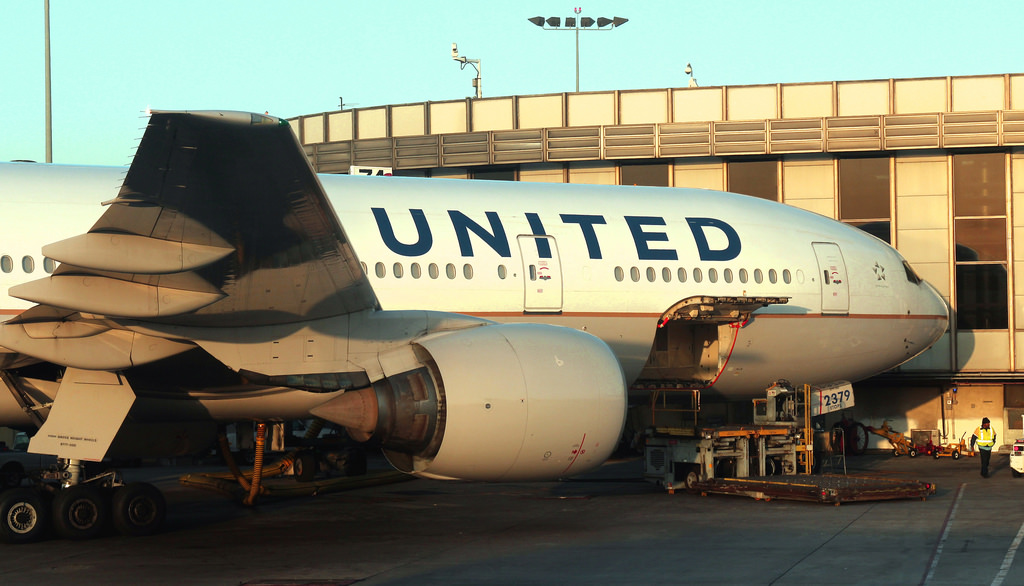 Photo of United N779UA, Boeing 777-200