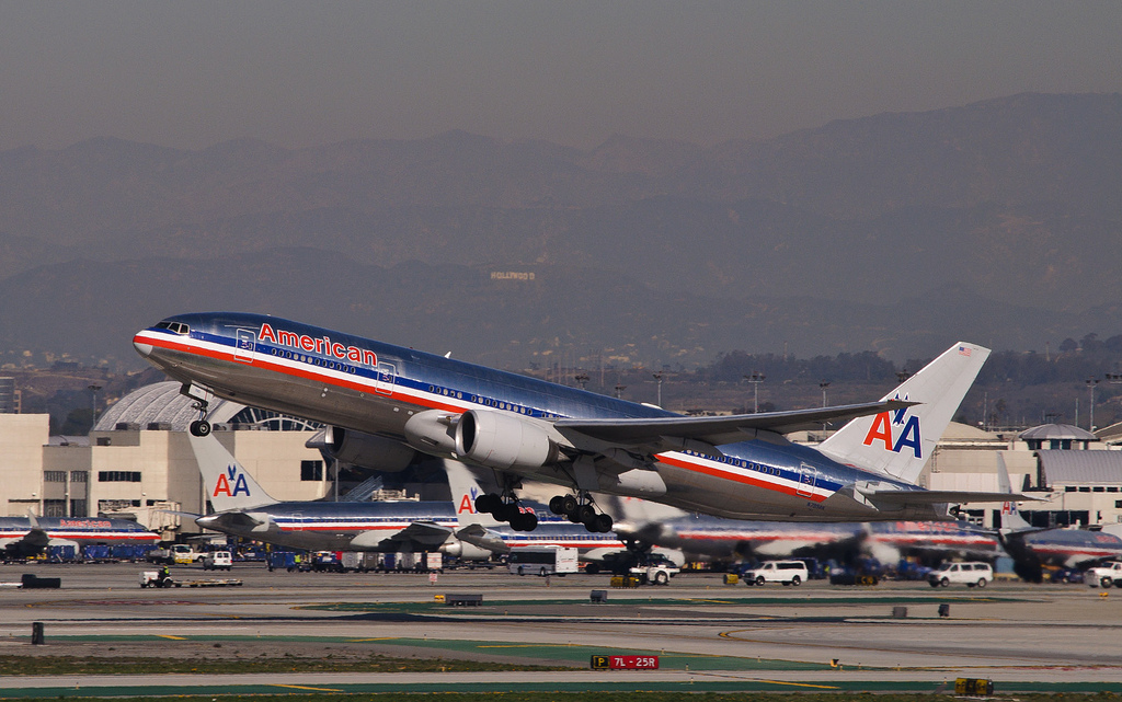 Photo of American Airlines N795AN, Boeing 777-200