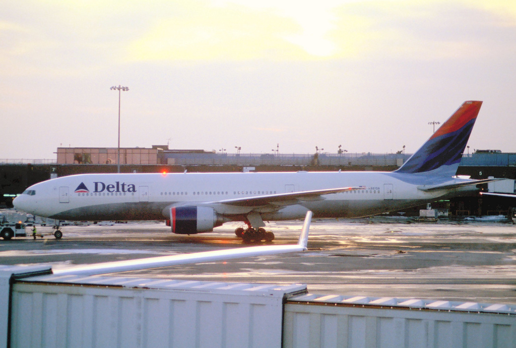 Photo of Delta Airlines N861DA, Boeing 777-200