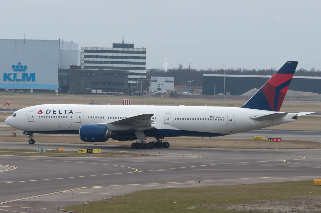 Photo of Delta Airlines N864DA, Boeing 777-200