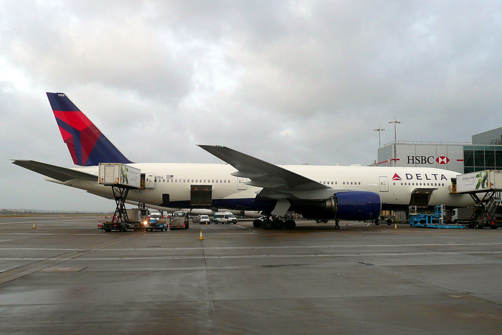 Photo of Delta Airlines N867DA, Boeing 777-200