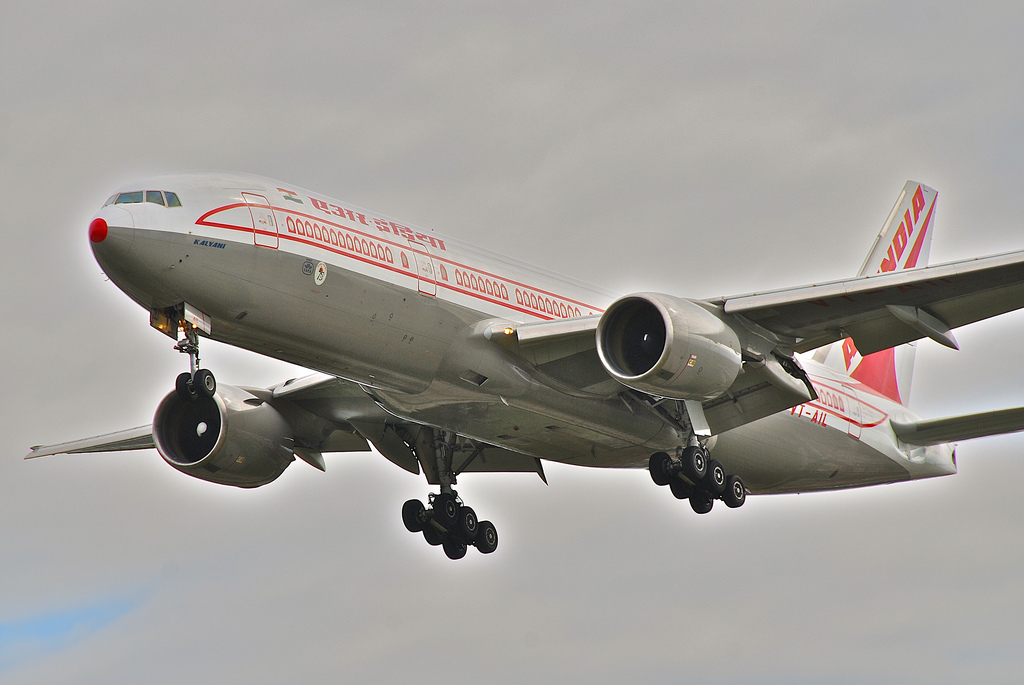 Photo of Omni Air International N918AX, Boeing 777-200