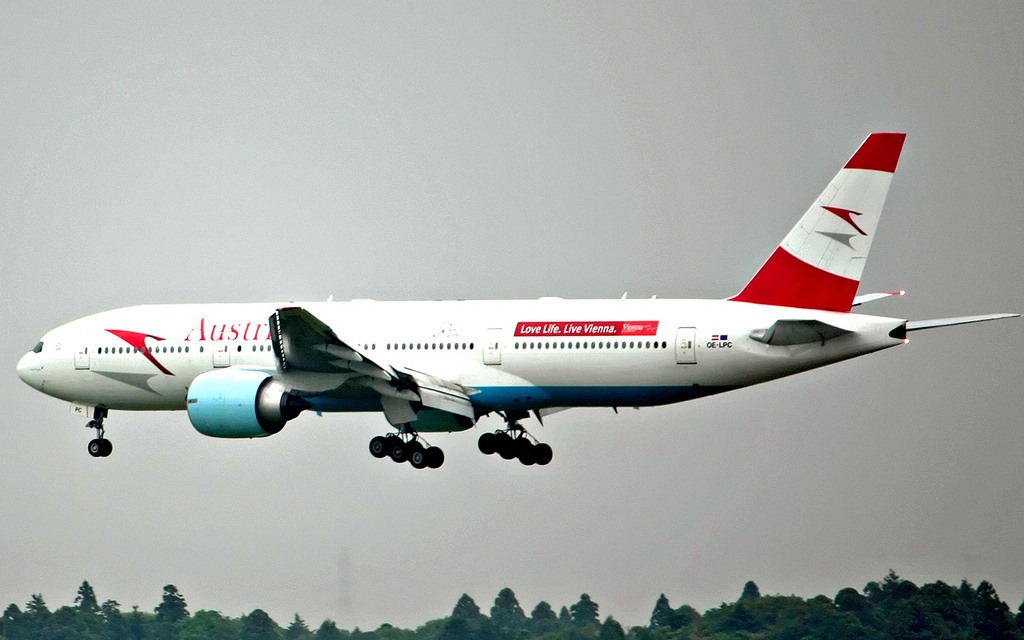 Photo of Austrian Airlines OE-LPC, Boeing 777-200