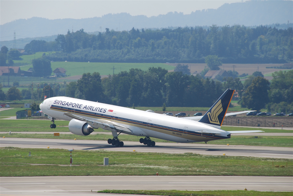 Photo of Singapore Airlines 9V-SWB, Boeing 777-300