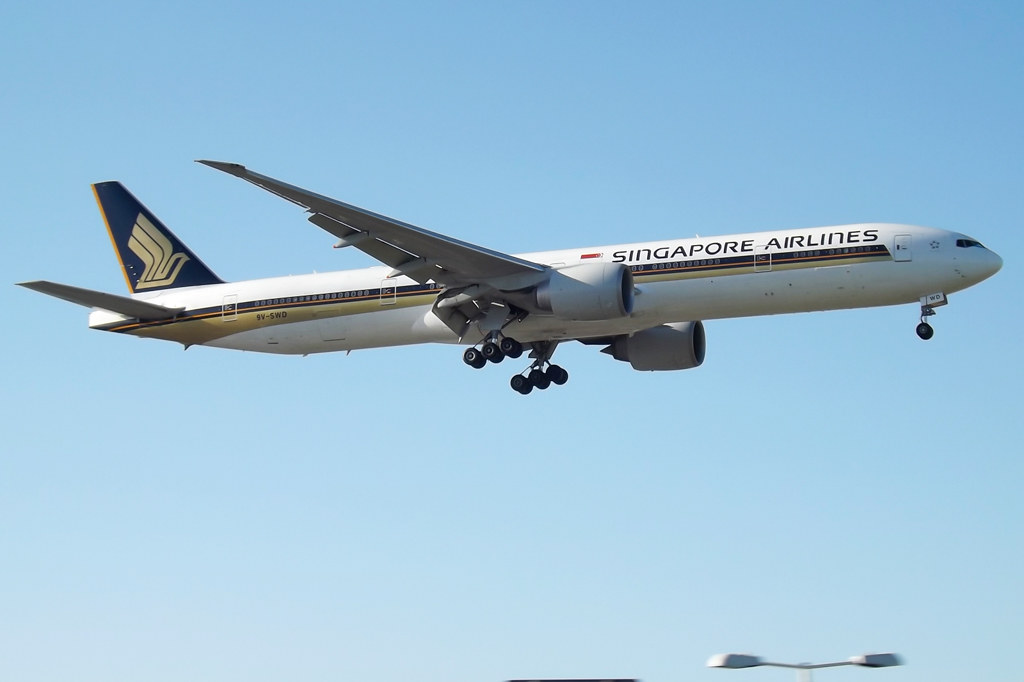 Photo of Singapore Airlines 9V-SWD, Boeing 777-300