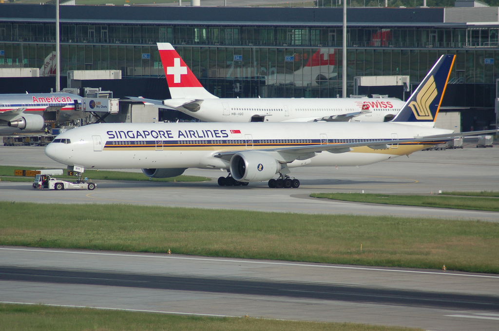Photo of Singapore Airlines 9V-SWH, Boeing 777-300