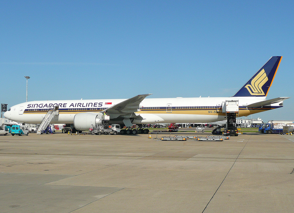 Photo of Singapore Airlines 9V-SWI, Boeing 777-300