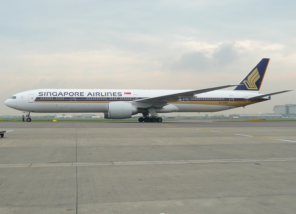Photo of Singapore Airlines 9V-SWI, Boeing 777-300