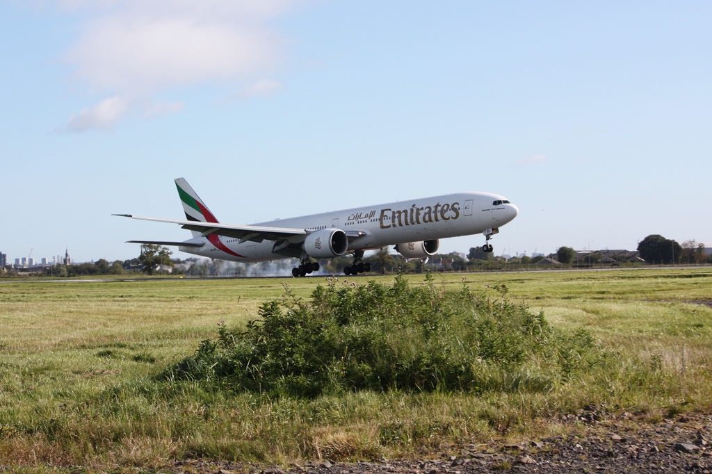 Photo of Emirates Airlines A6-EBD, Boeing 777-300