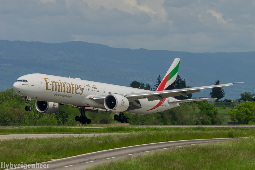 Photo of Emirates Airlines A6-EGV, Boeing 777-300