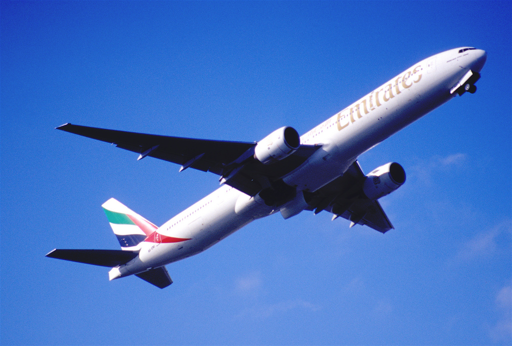Photo of Emirates Airlines A6-EMO, Boeing 777-300
