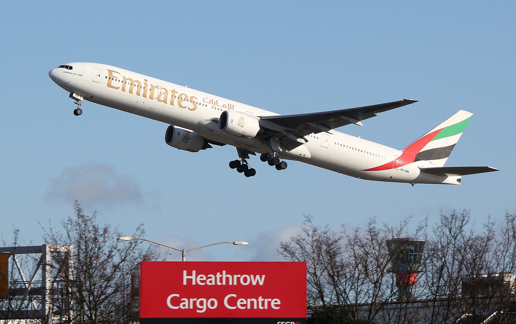 Photo of Emirates Airlines A6-EMR, Boeing 777-300